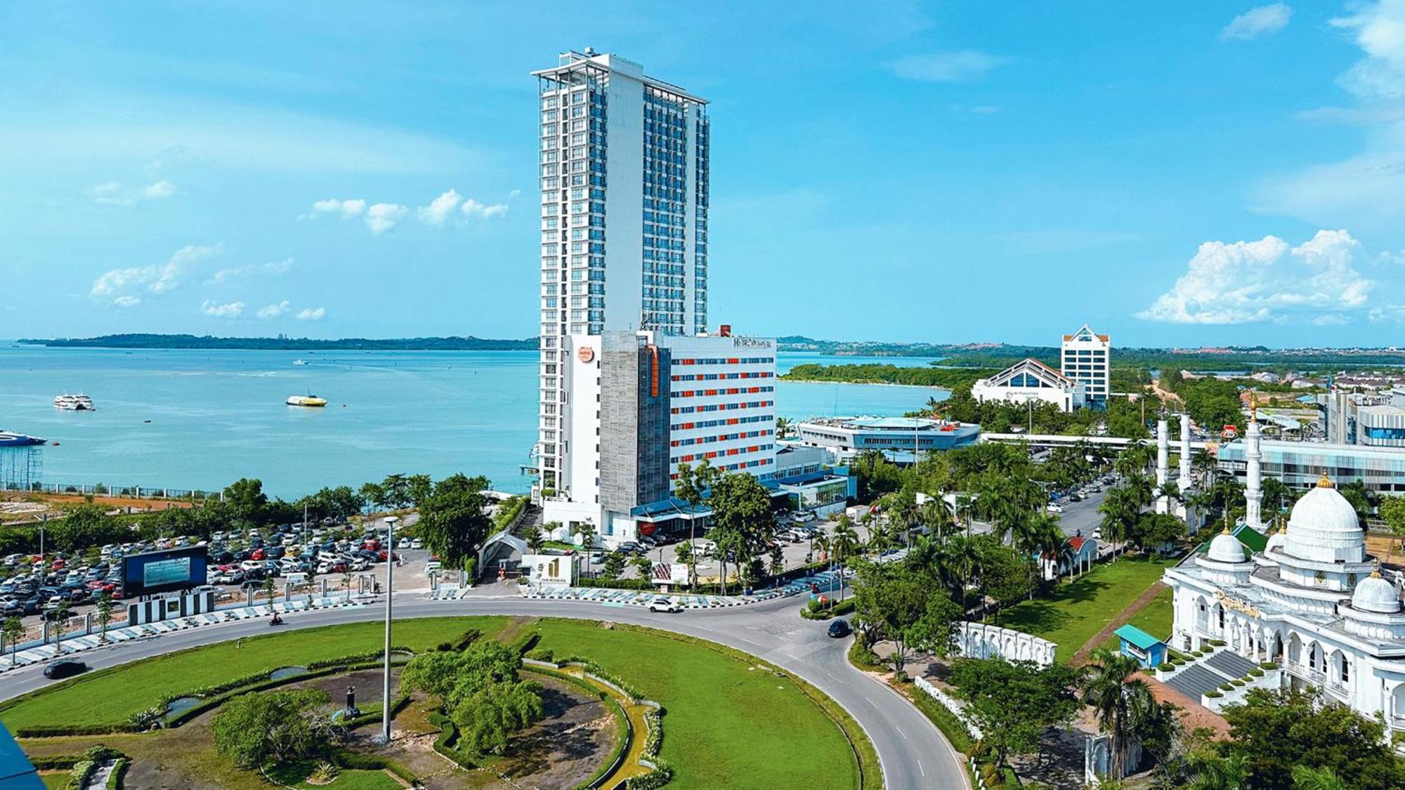 Harris Hotel Batam Center Екстериор снимка