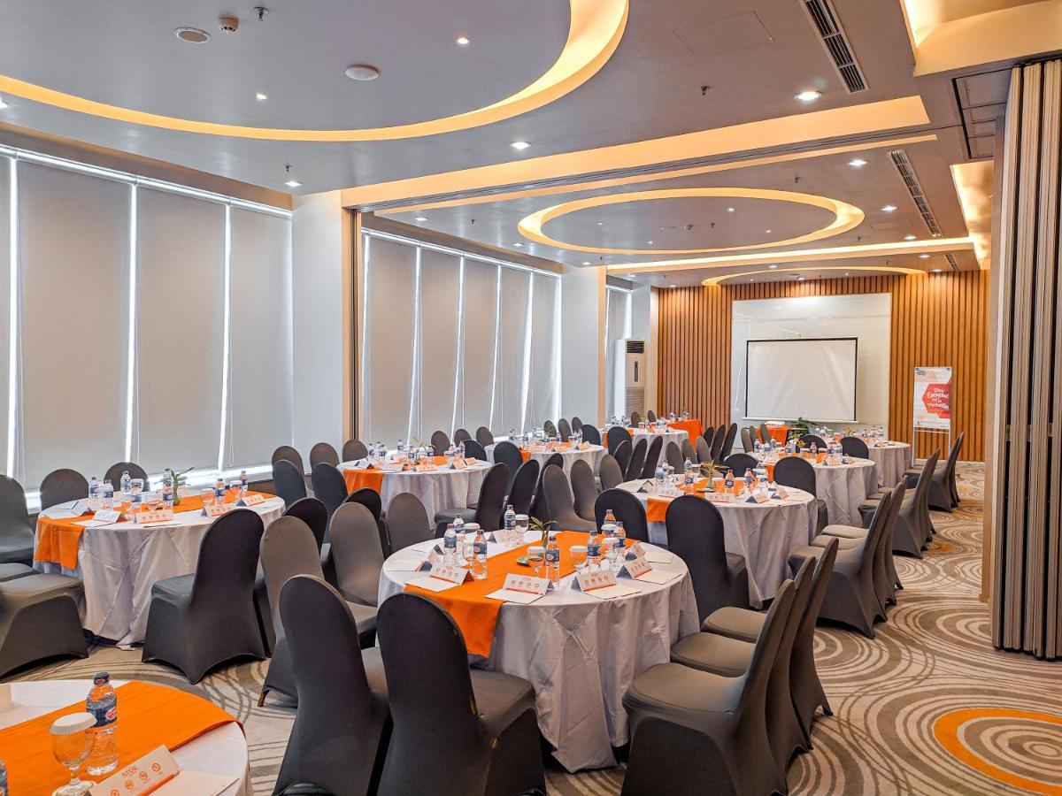 Harris Hotel Batam Center Екстериор снимка