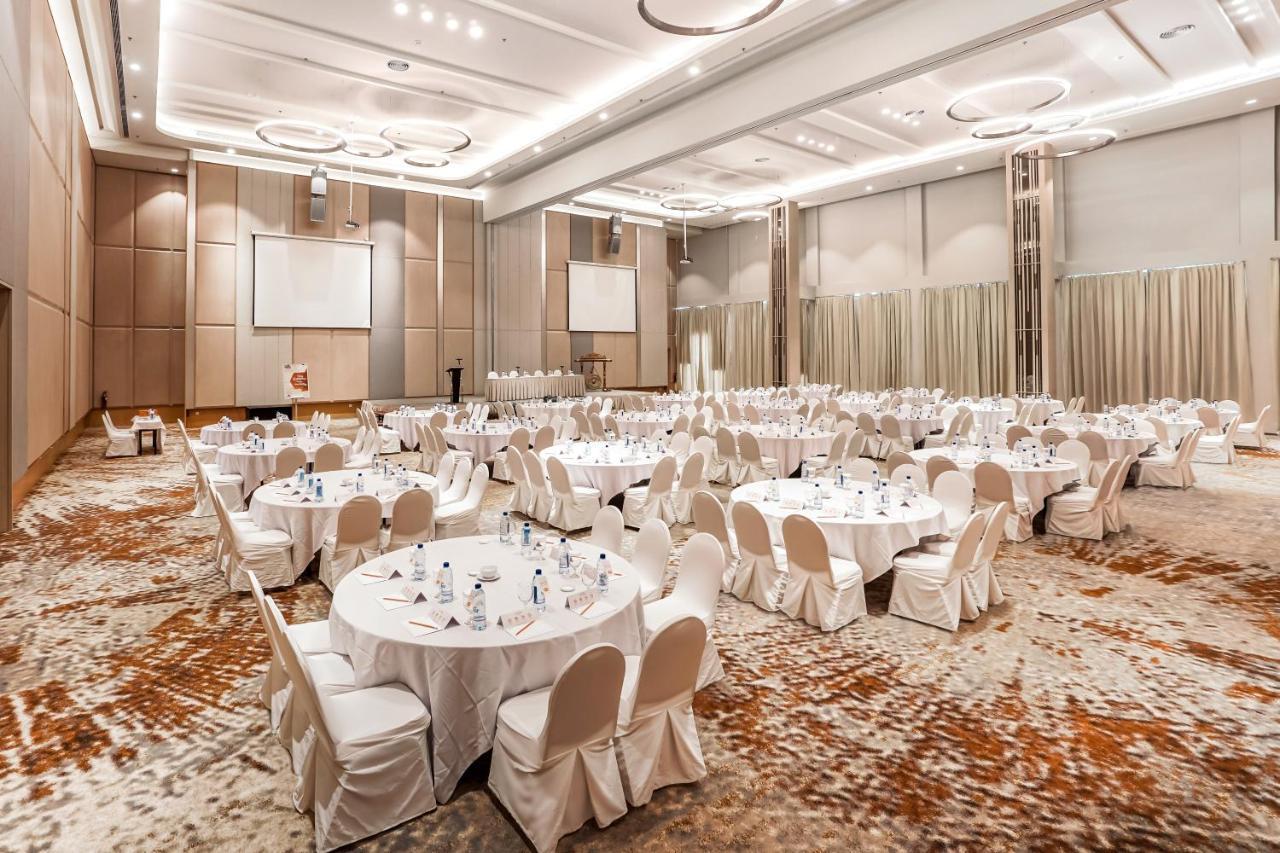 Harris Hotel Batam Center Екстериор снимка